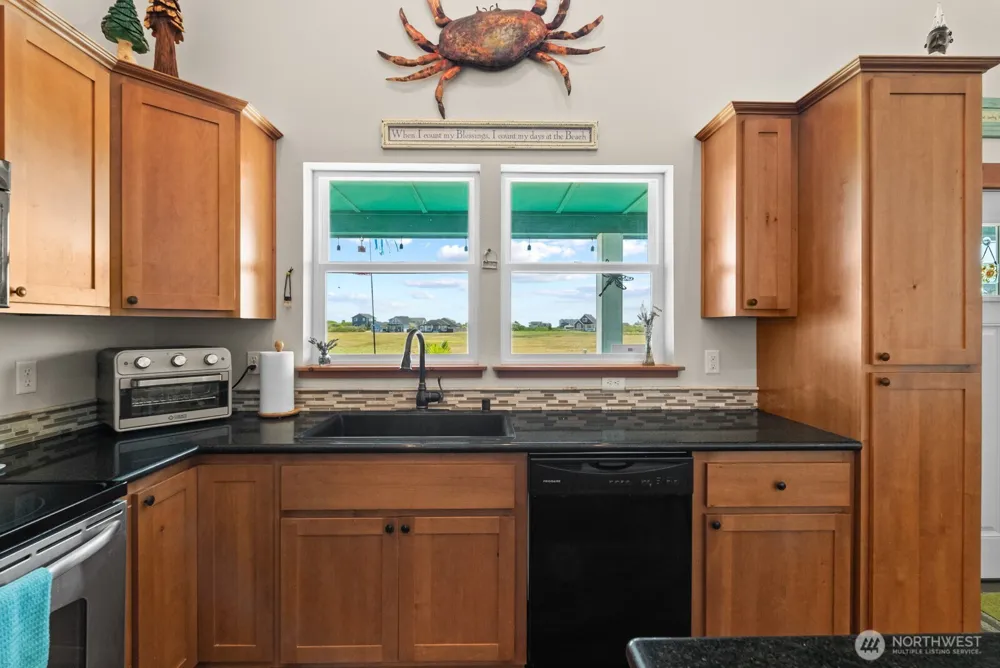 442 Spinnaker Avenue SW Ocean Shores, WA 98569