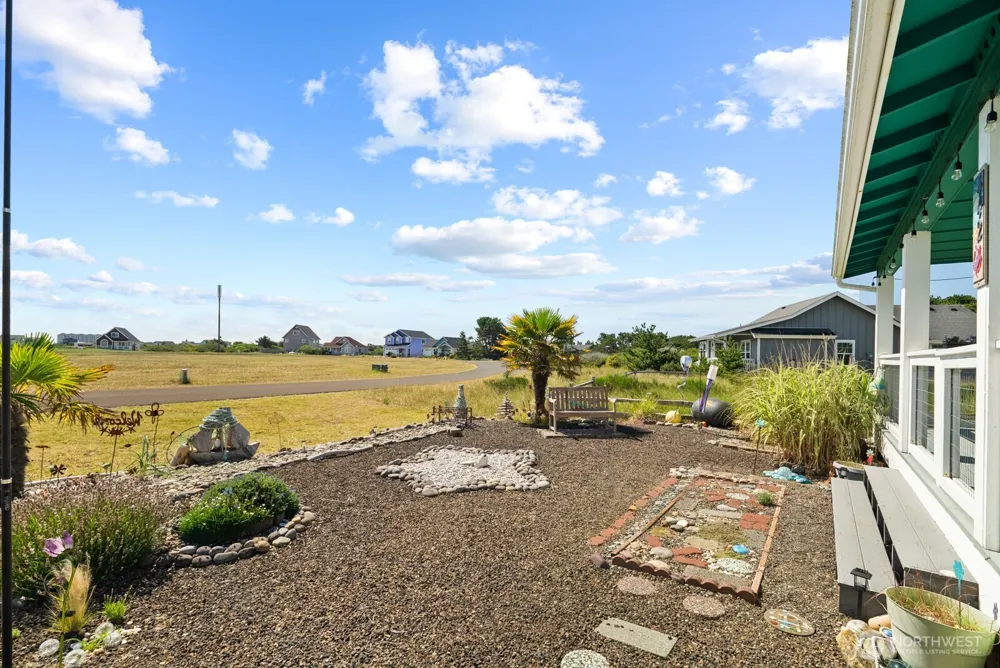 442 Spinnaker Avenue SW Ocean Shores, WA 98569
