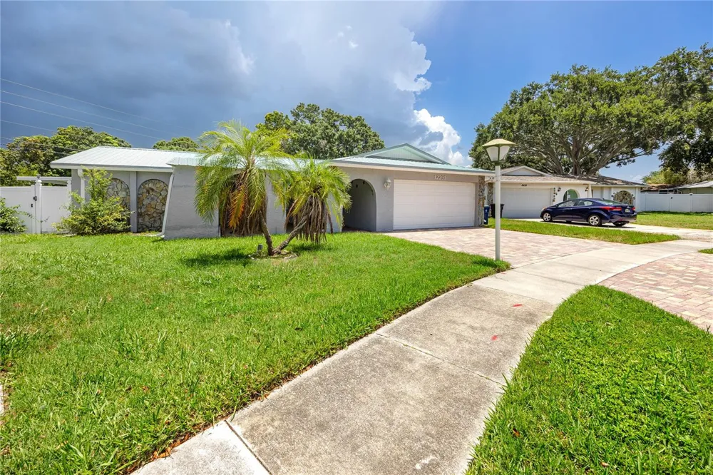 12291 MONARCH CIRCLE Seminole, FL 33772