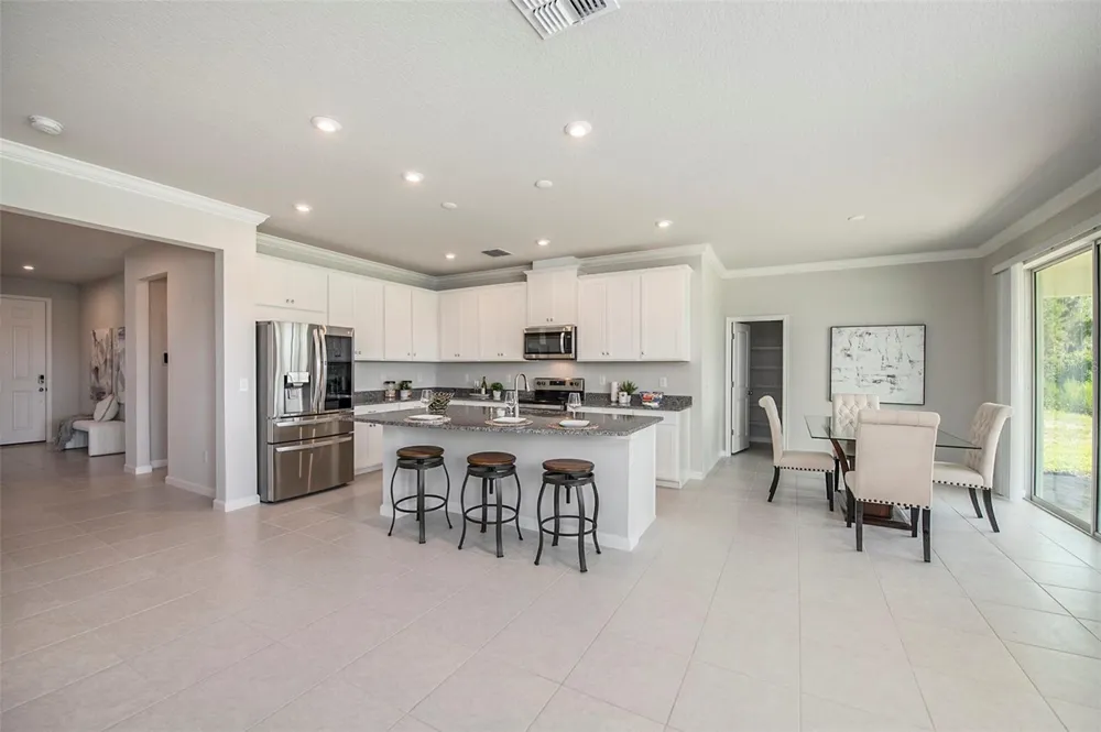 2326 VILLAGE AMBLE LOOP Lutz, FL 33558