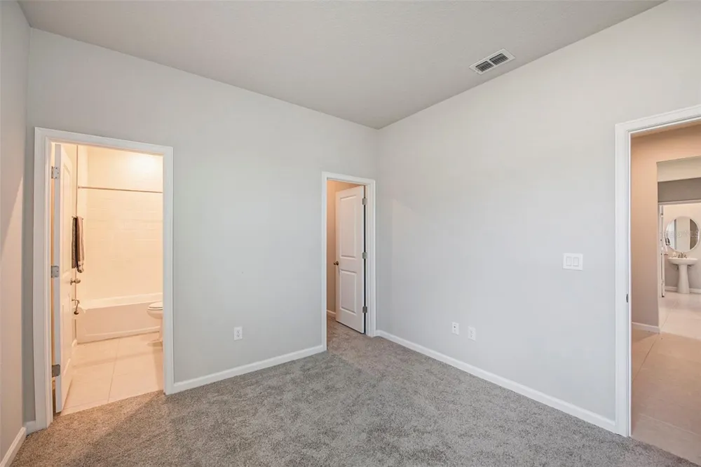 2326 VILLAGE AMBLE LOOP Lutz, FL 33558