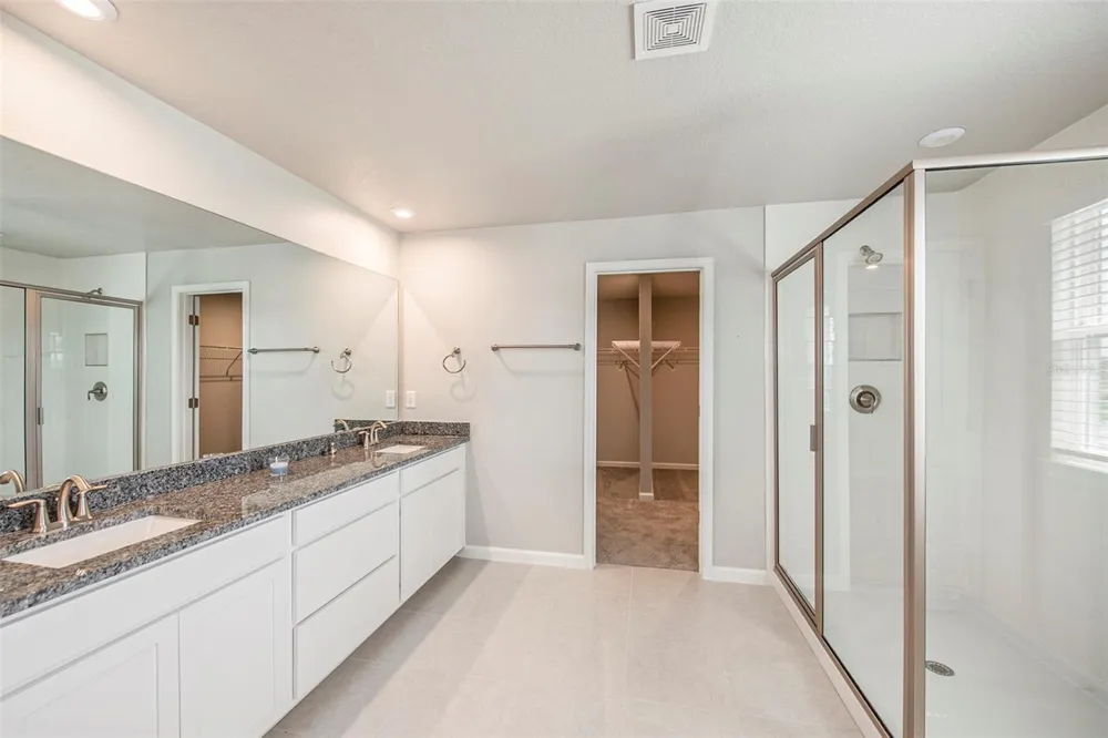 2326 VILLAGE AMBLE LOOP Lutz, FL 33558