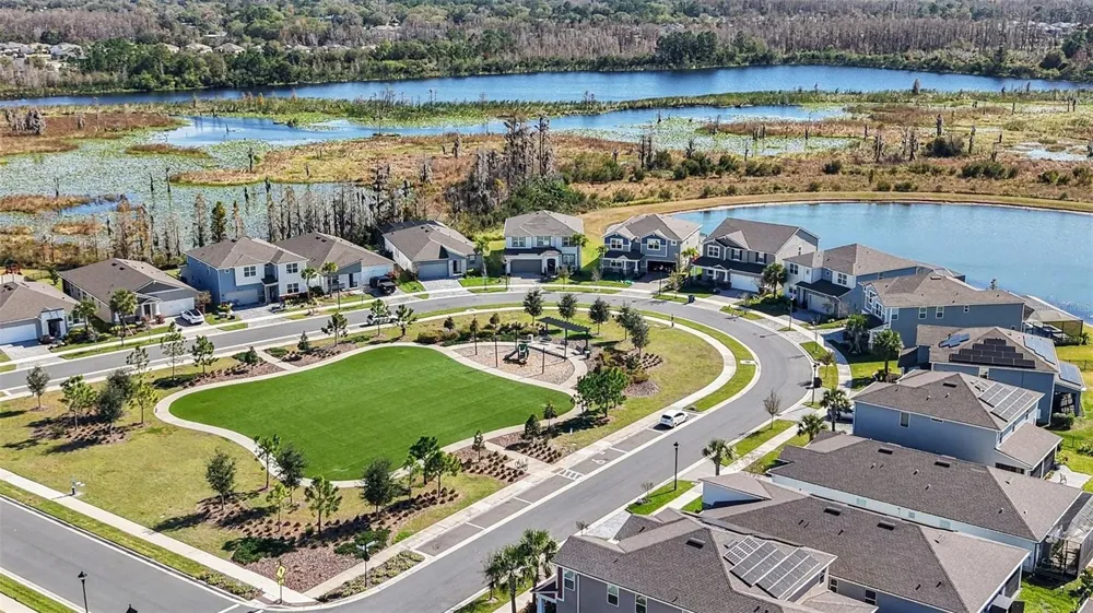 2326 VILLAGE AMBLE LOOP Lutz, FL 33558