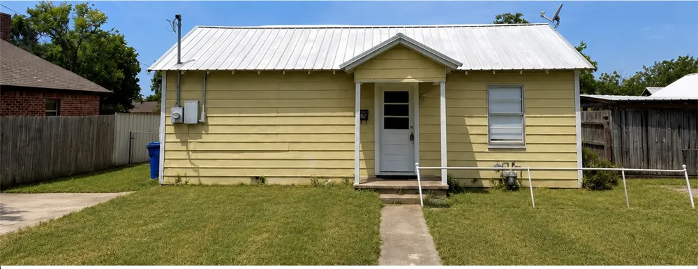 1502 S College Avenue Decatur, TX 76234