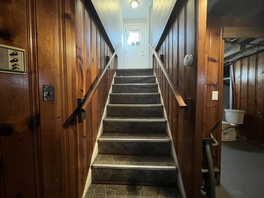19977 Elkhart Street Harper Woods, MI 48225