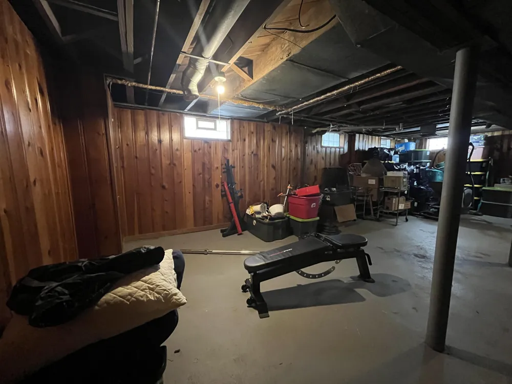 19977 Elkhart Street Harper Woods, MI 48225