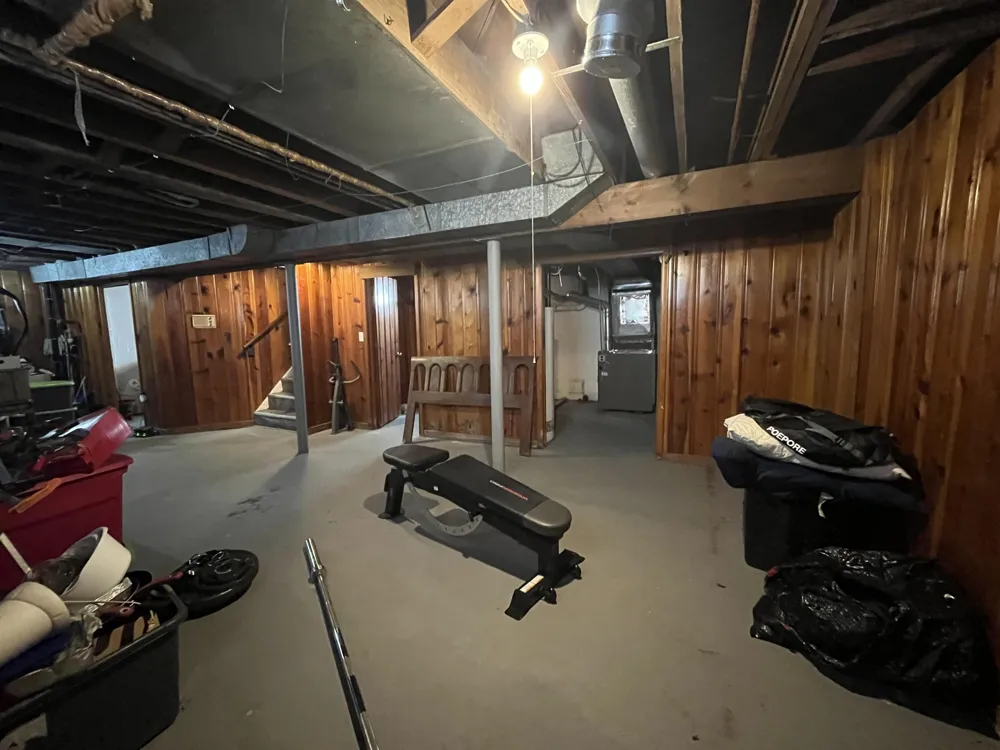 19977 Elkhart Street Harper Woods, MI 48225
