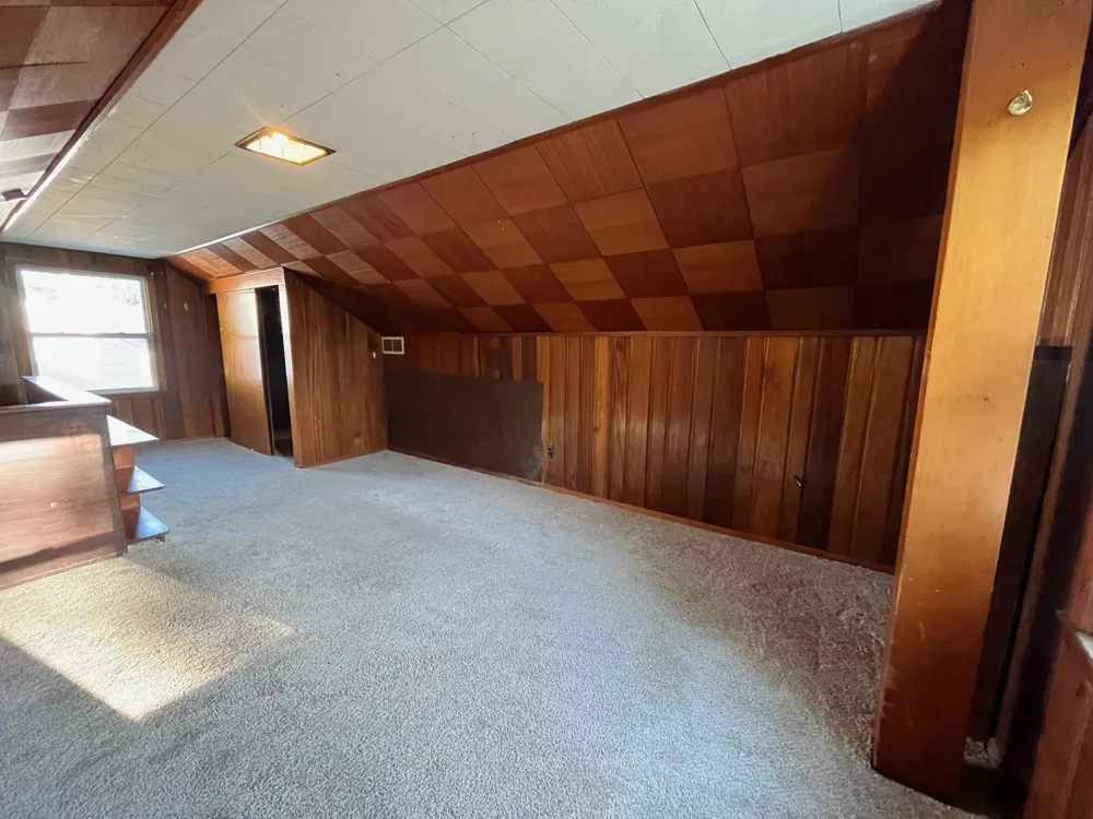19977 Elkhart Street Harper Woods, MI 48225