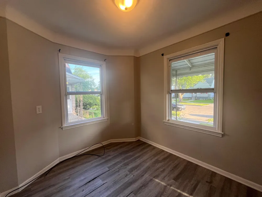 19977 Elkhart Street Harper Woods, MI 48225