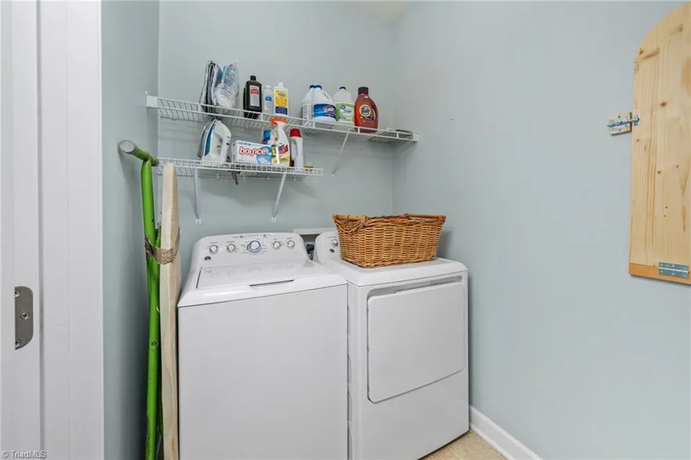 5733 Woodside Forest Trail Lewisville, NC 27023