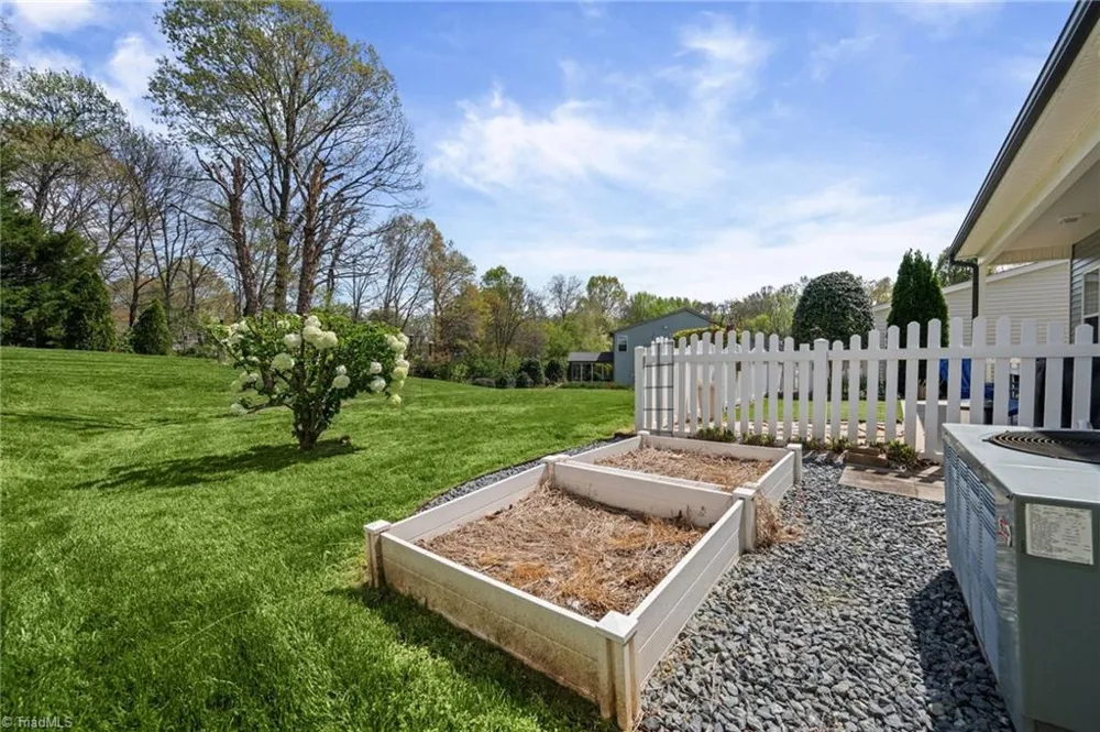 5733 Woodside Forest Trail Lewisville, NC 27023