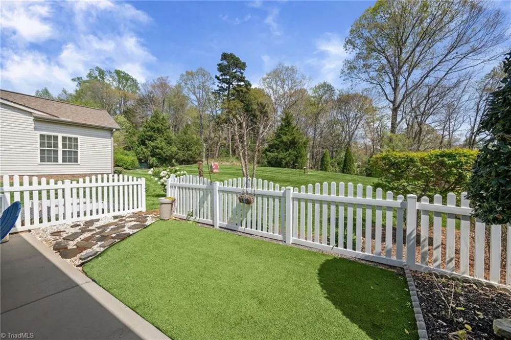 5733 Woodside Forest Trail Lewisville, NC 27023