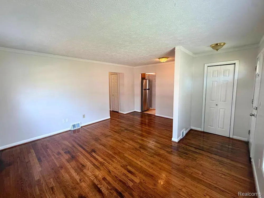 29537 Hazelwood Street Inkster City, MI 48141