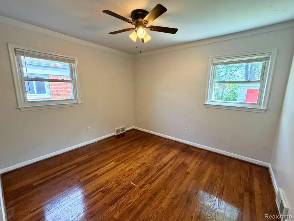29537 Hazelwood Street Inkster City, MI 48141