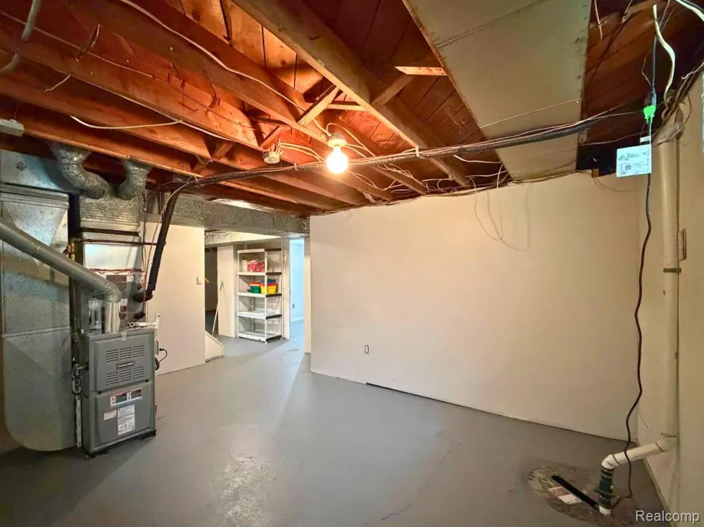 29537 Hazelwood Street Inkster City, MI 48141