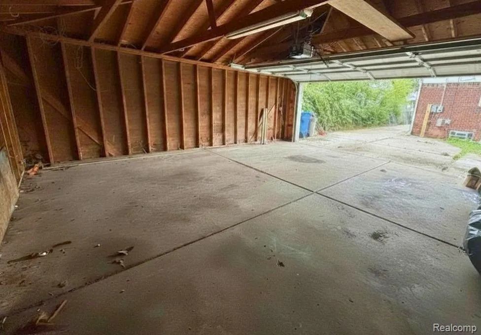 29537 Hazelwood Street Inkster City, MI 48141