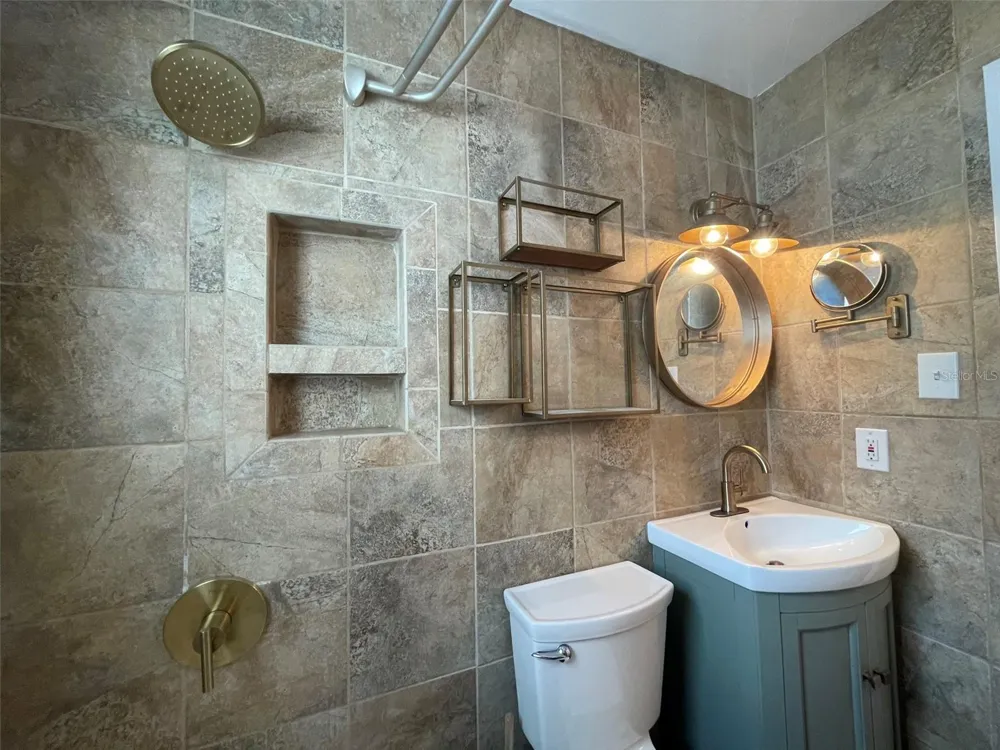 4221 BURLINGTON AVENUE St Petersburg, FL 33713