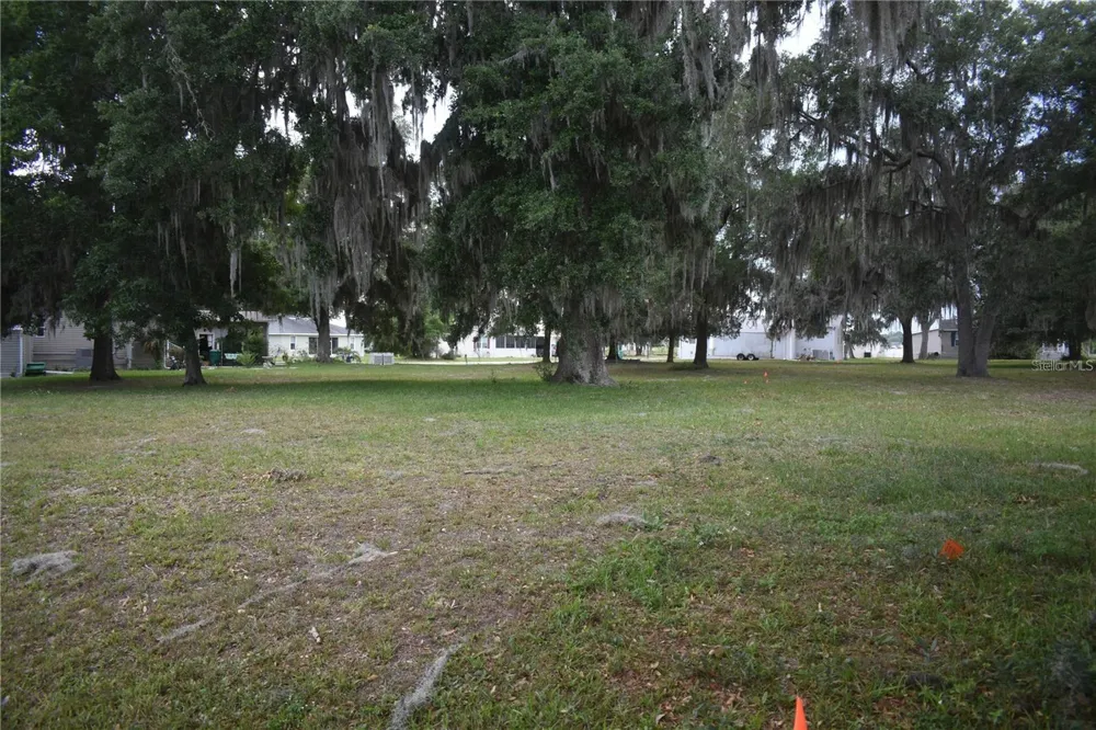 LOT 13 BLK D LEXINGTON CIRCLE Wildwood, FL 34785