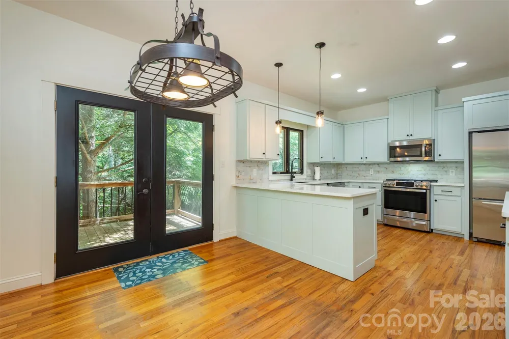 416 Ivy Road Black Mountain, NC 28711