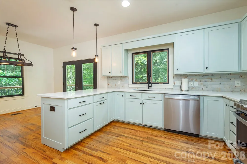 416 Ivy Road Black Mountain, NC 28711