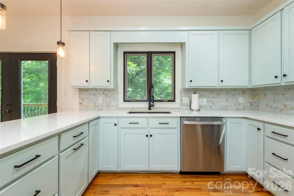 416 Ivy Road Black Mountain, NC 28711