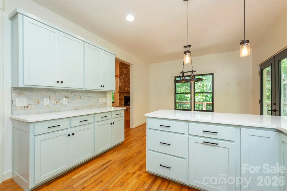 416 Ivy Road Black Mountain, NC 28711