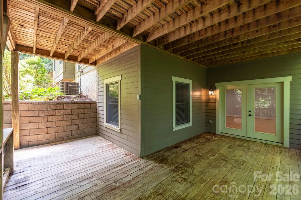 416 Ivy Road Black Mountain, NC 28711
