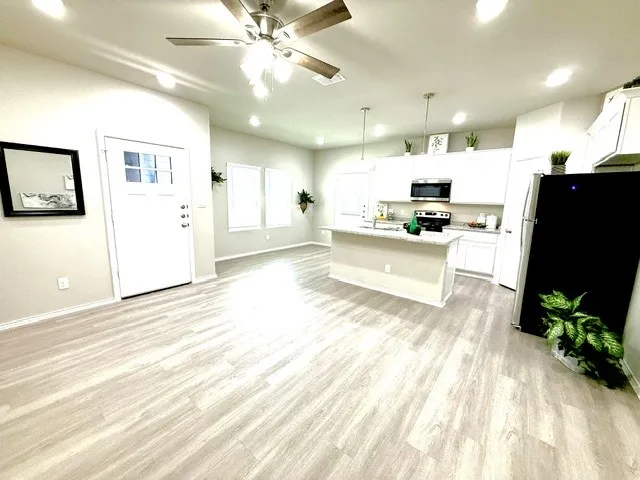 3501 Renfro #417 Burleson, TX 76028