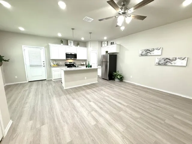 3501 Renfro #417 Burleson, TX 76028