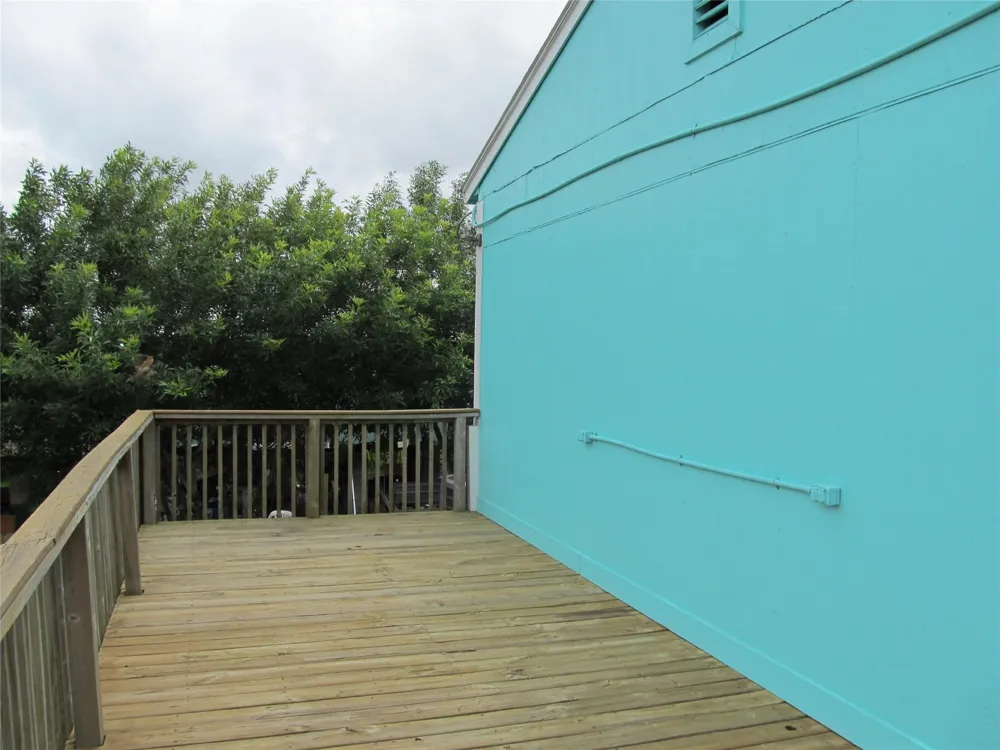 903 16th Street San Leon, TX 77539