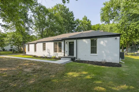 1229 Berwick Trl