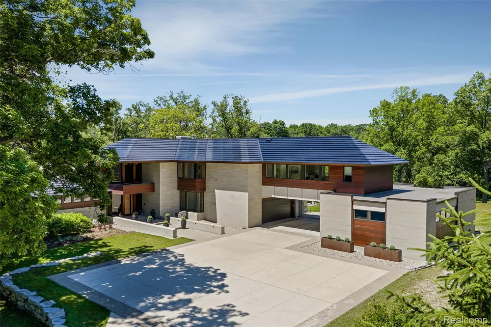2700 Squirrel Road Bloomfield Hills City, MI 48304