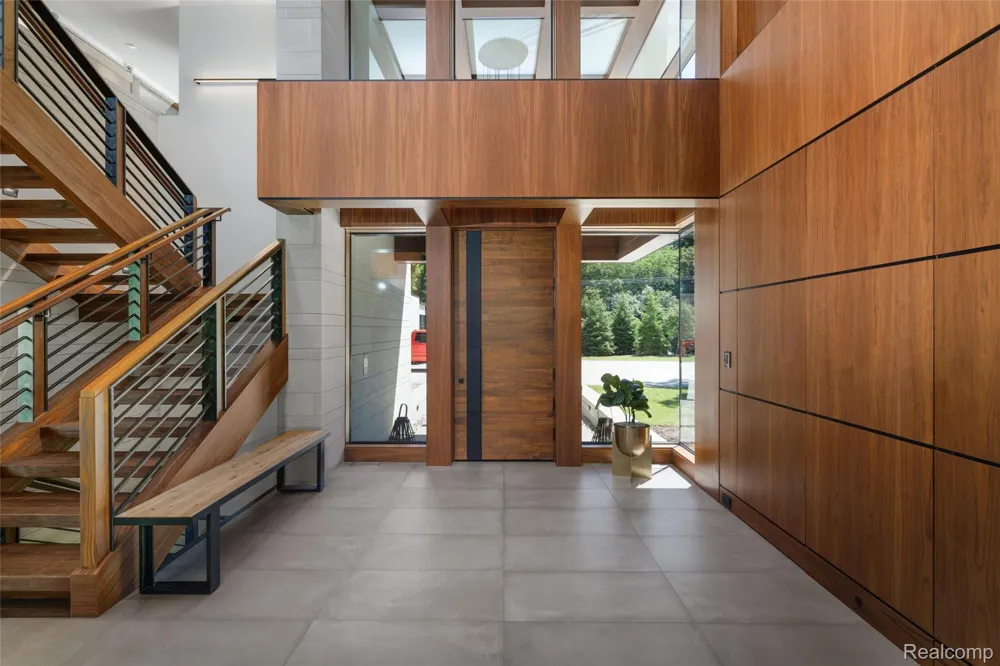 2700 Squirrel Road Bloomfield Hills City, MI 48304