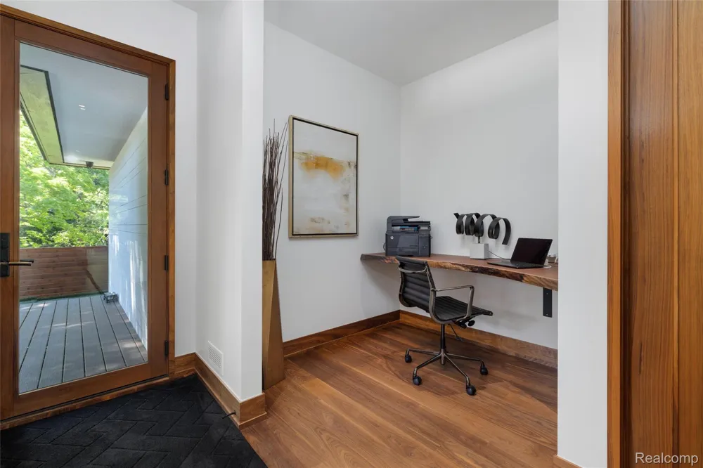 2700 Squirrel Road Bloomfield Hills City, MI 48304