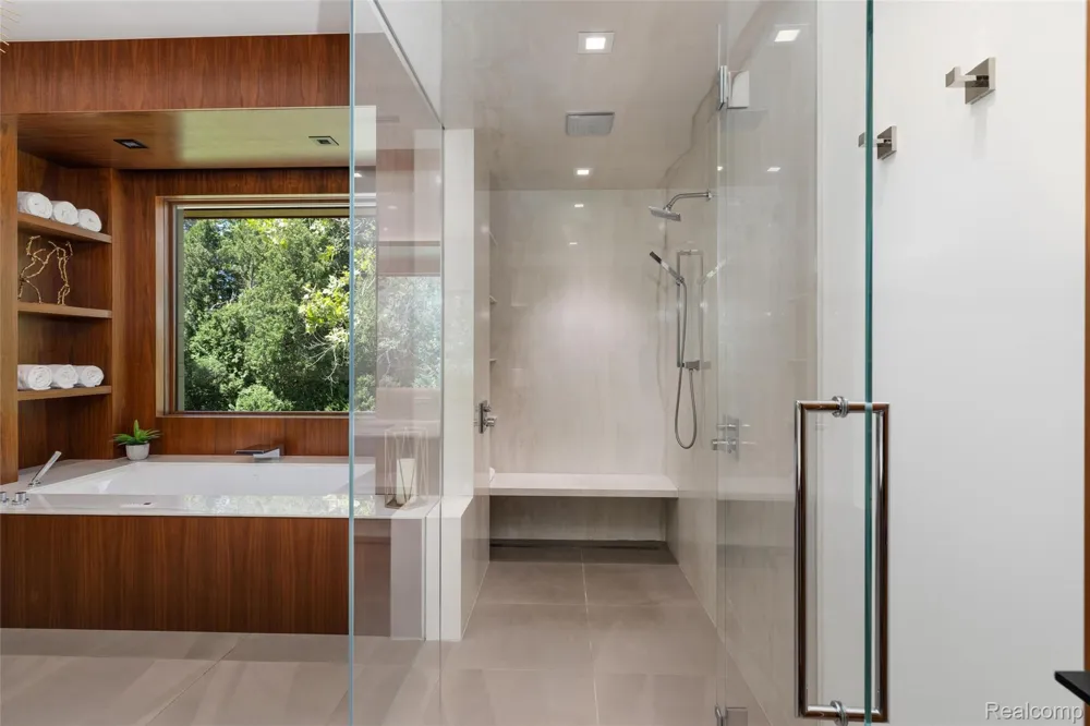 2700 Squirrel Road Bloomfield Hills City, MI 48304