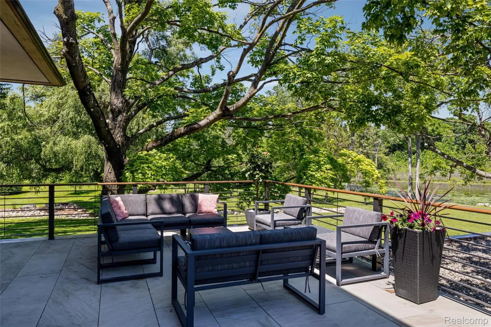 2700 Squirrel Road Bloomfield Hills City, MI 48304