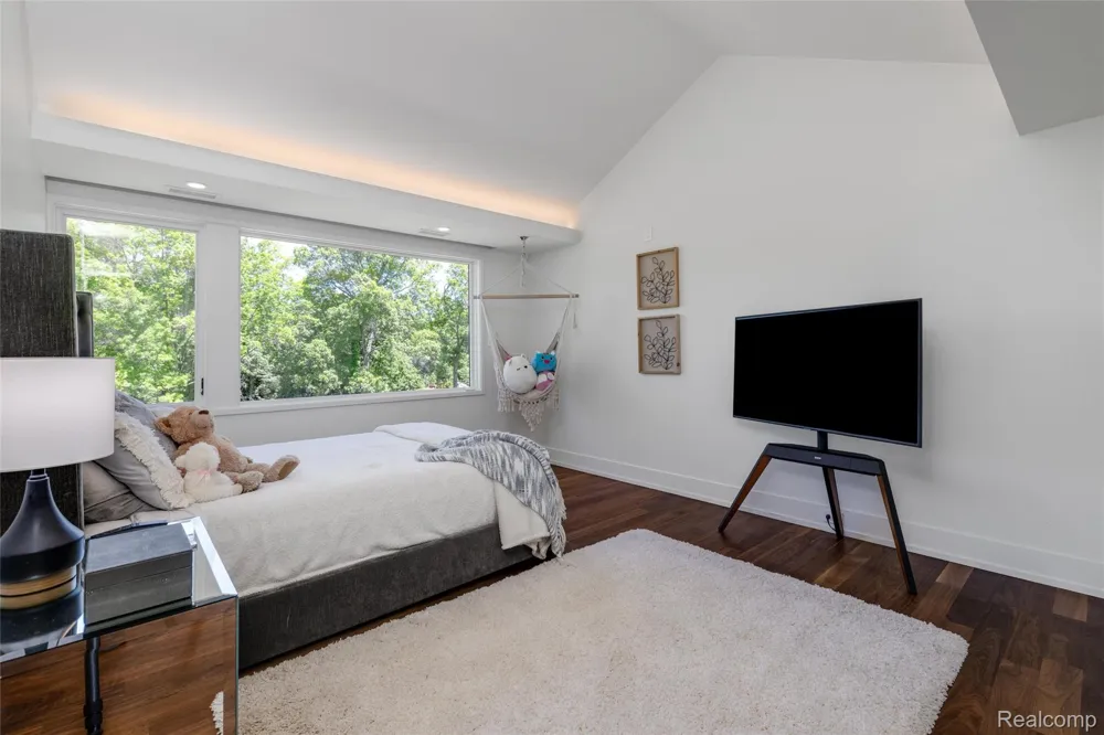 2700 Squirrel Road Bloomfield Hills City, MI 48304