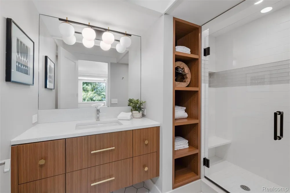 2700 Squirrel Road Bloomfield Hills City, MI 48304