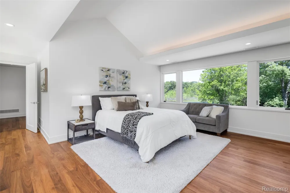 2700 Squirrel Road Bloomfield Hills City, MI 48304