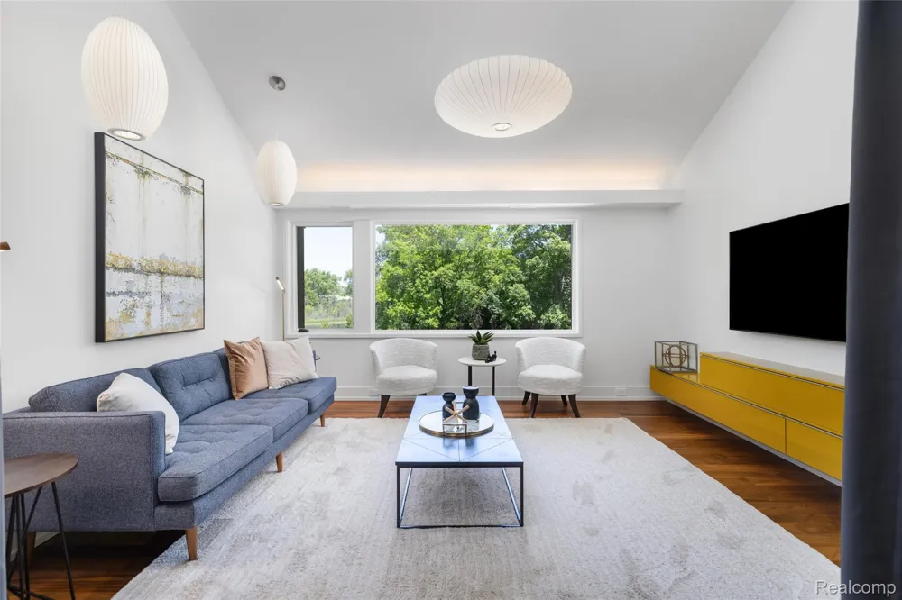 2700 Squirrel Road Bloomfield Hills City, MI 48304