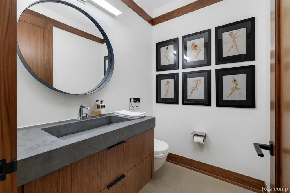 2700 Squirrel Road Bloomfield Hills City, MI 48304