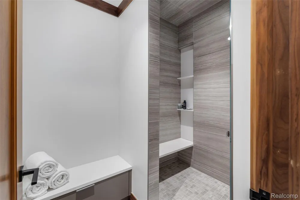 2700 Squirrel Road Bloomfield Hills City, MI 48304