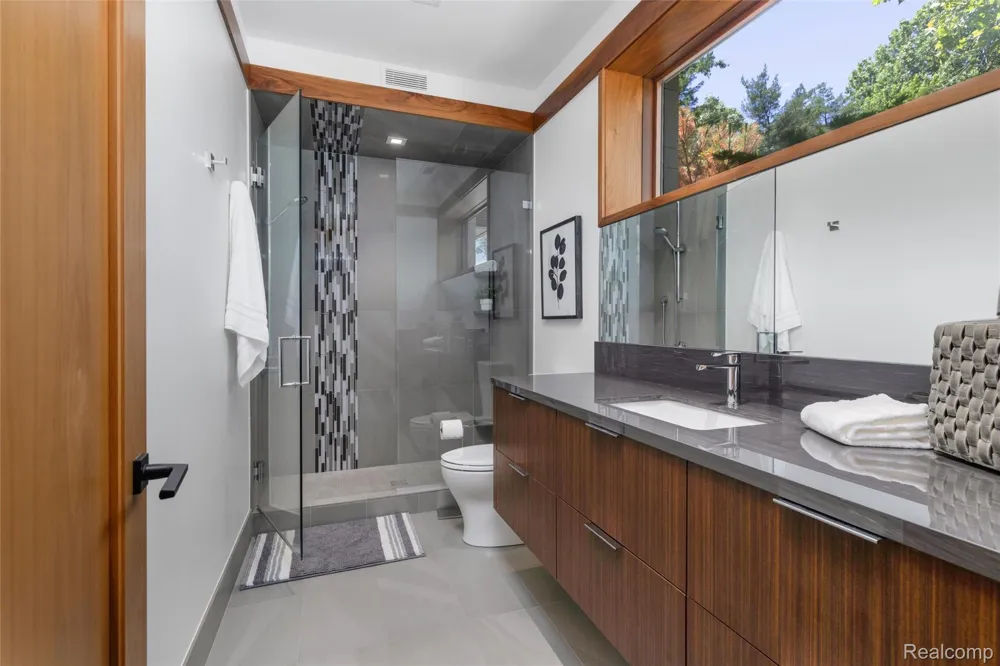 2700 Squirrel Road Bloomfield Hills City, MI 48304