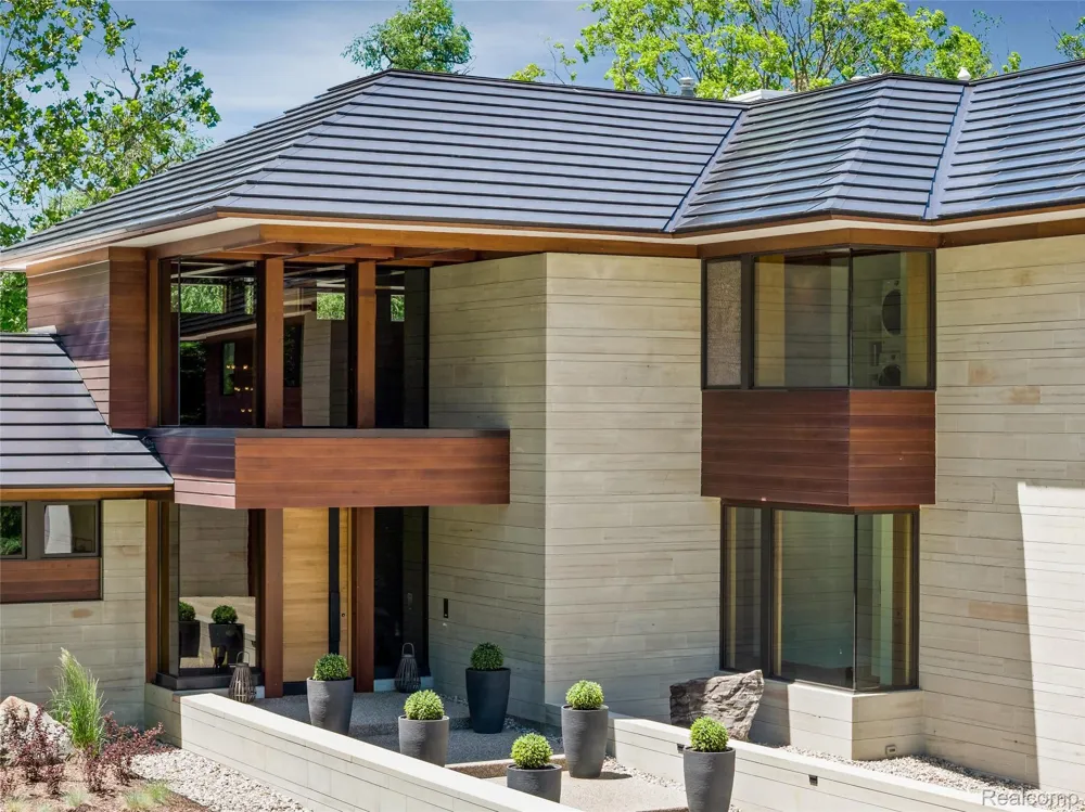 2700 Squirrel Road Bloomfield Hills City, MI 48304