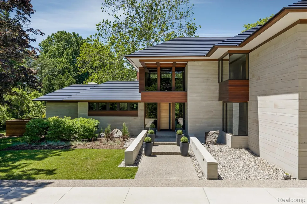 2700 Squirrel Road Bloomfield Hills City, MI 48304