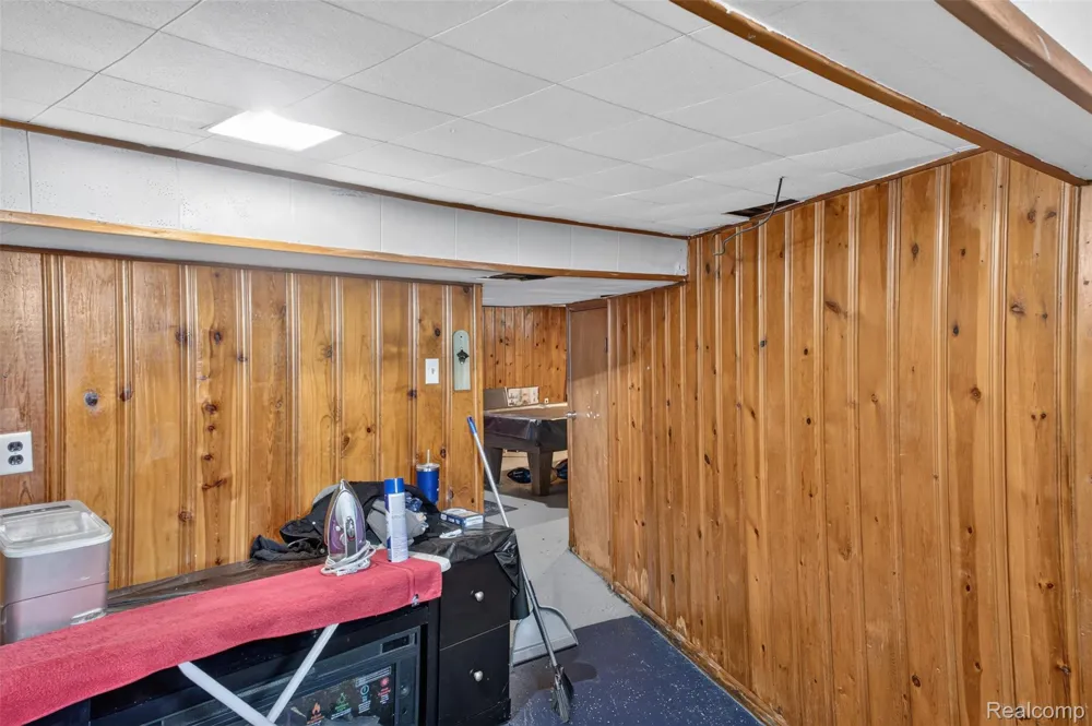17145 Ego Avenue Eastpointe City, MI 48021