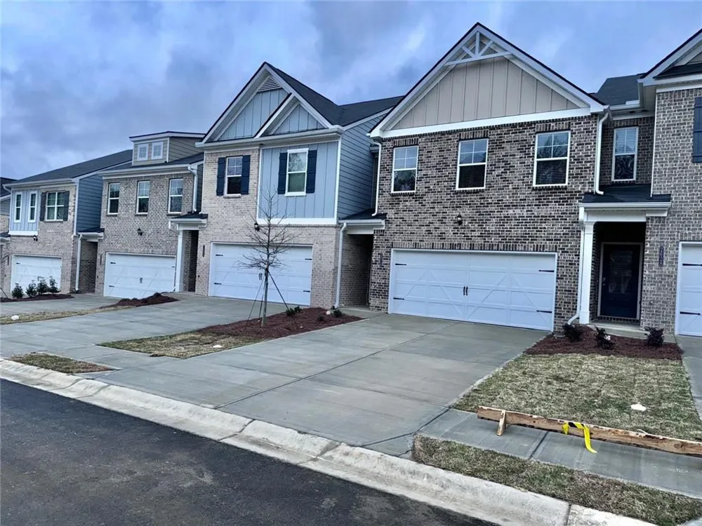 2618 Swan Lake Drive Grayson, GA 30017