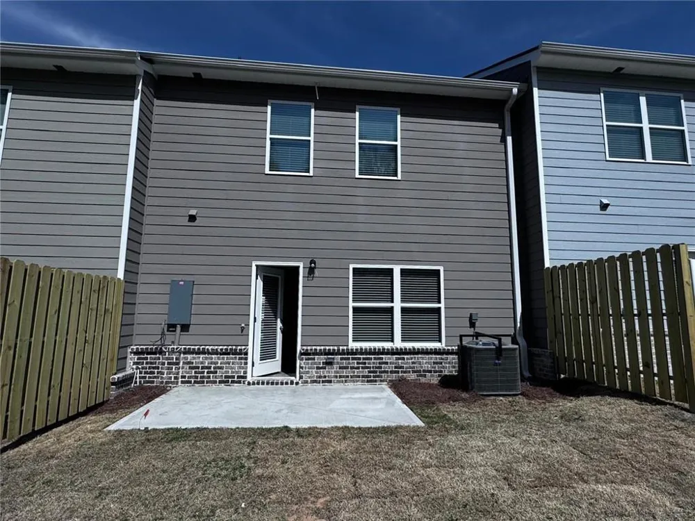 2618 Swan Lake Drive Grayson, GA 30017