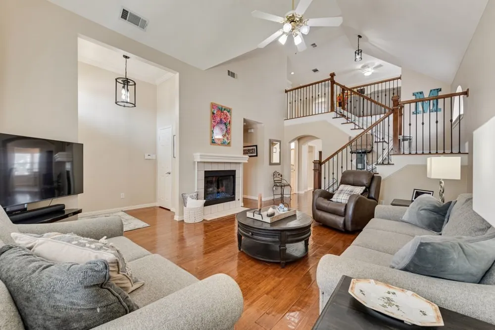 6239 Cupertino Trail Dallas, TX 75252