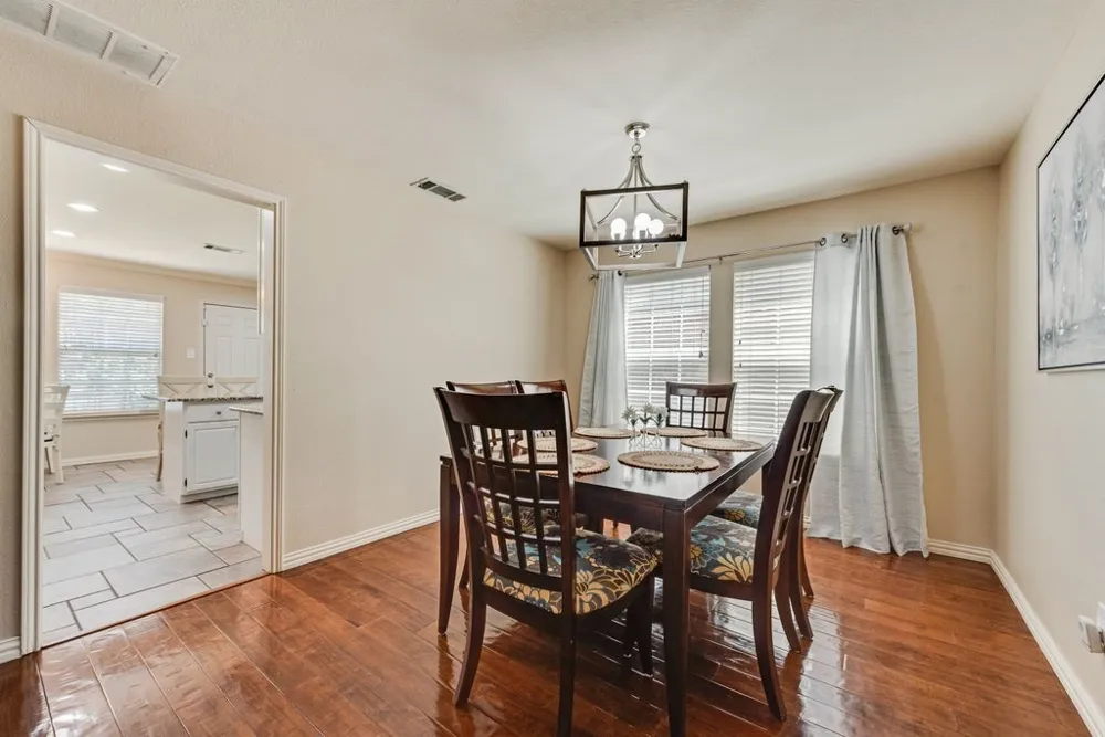 6239 Cupertino Trail Dallas, TX 75252